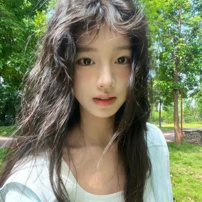 三个摩登女性