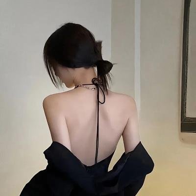 男孩超级白